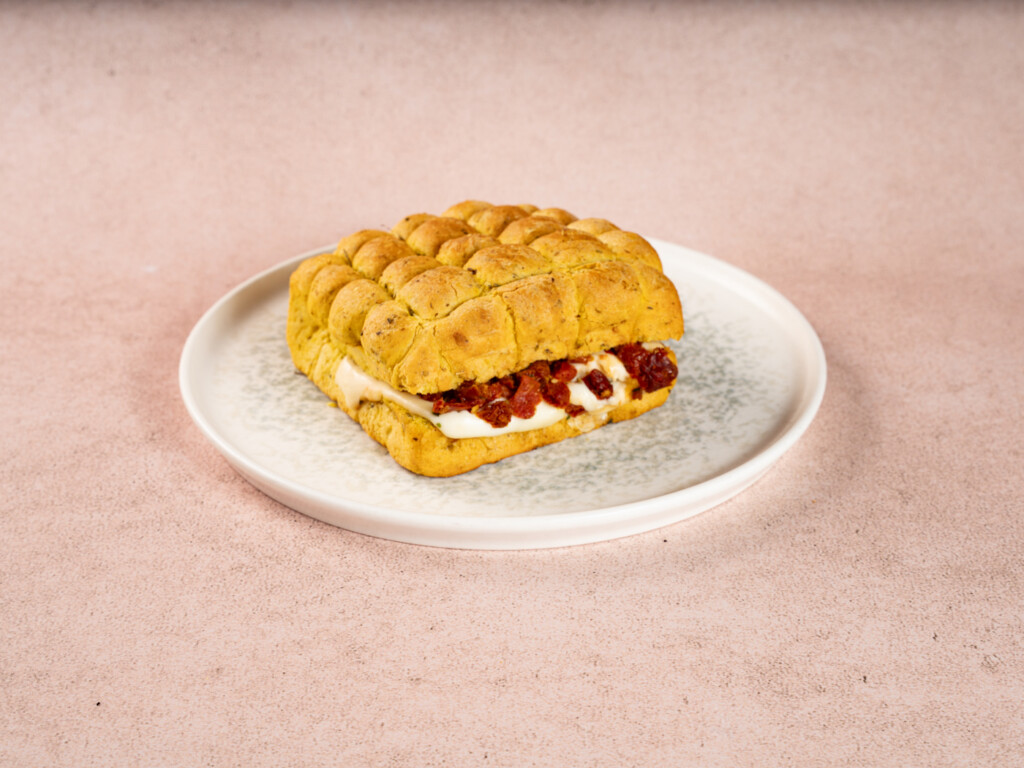 MOZZARELLA PEYNİRLİ FOCACCİA