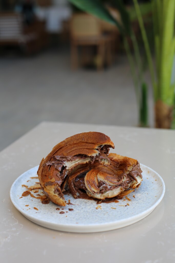 ÇİKOLATALI ROLL KRUVASAN